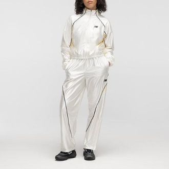 New Balance Mujer Basketball Barrel Leg Track Pant en Blanco, Poly Knit, Talla M