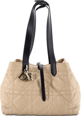 Dior Borsa tote Toujours media in pelle di vitello trapuntata con motivo Macrocannage - Toni neutri