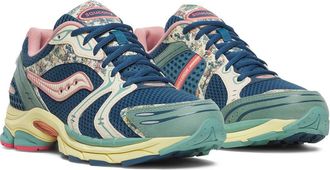 Saucony ProGrid Triumph 4 Sneaker in Blue/Beige at Nordstrom, Size 6.5 Womens
