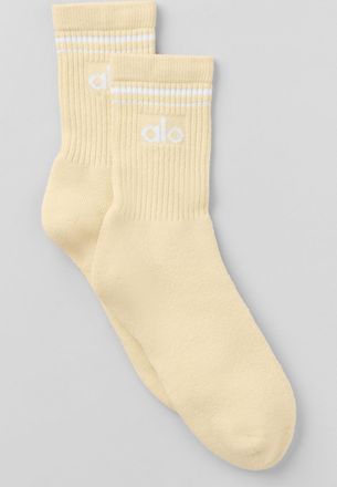 Alo | Half-Crew Throwback Socks in Candlelight Yellow/White, Size: Medium