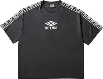 Umbro Offence Defence Tape Tee - Heren - Sportshirts - Zwart - M - Katoen - Fitness