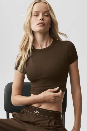 Alo | Cropped Timeless T-Shirt in Espresso, Size: Medium