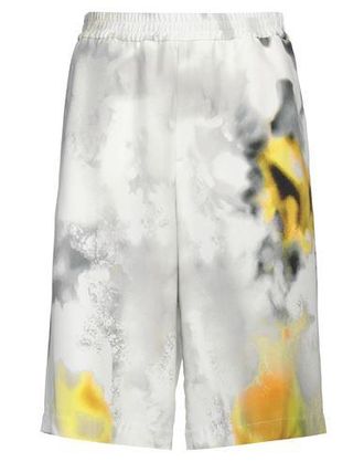Alexander McQueen HOSEN & R&Ouml;CKE - Shorts & Bermudashorts auf YOOX.COM