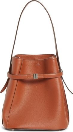 Toteme Belted Grained Leather Bucket Bag in Sienna at Nordstrom