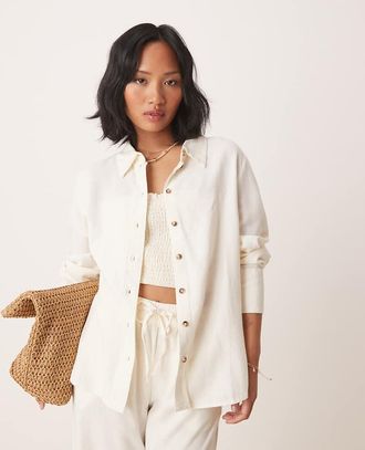 Jacqueline de Yong relaxed linen mix shirt in white - part of a set