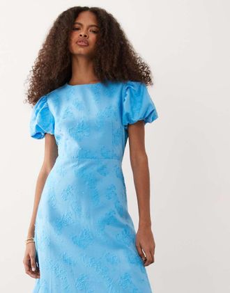 Sister Jane Sister Jane - Vestito midi in jacquard azzurro con maniche a sbuffo e fondo strutturato-Blu