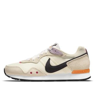 Nike (WMNS) Nike Venture Runner Coconut Milk Light Curry CK2948-107
