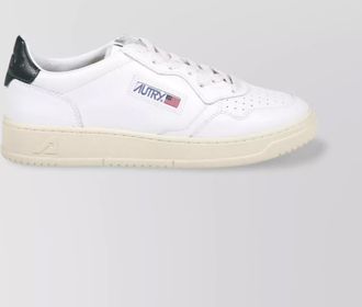 Autry low sneaker with contrast heel tab