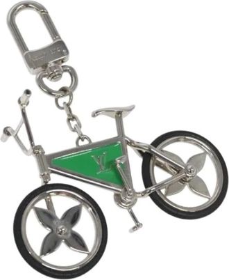 Louis Vuitton Pre-owned Accessories, female, Gray, Size: ONE SIZE Pre-owned Metal Key-holder Charm