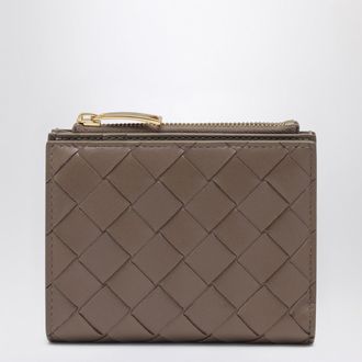 Bottega Veneta Small bi-fold Intrecciato wallet in beige Pinecone