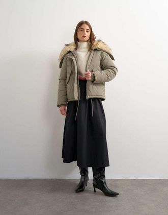 Topshop parka corta con cappuccio in pelliccia sintetica in khaki-Verde