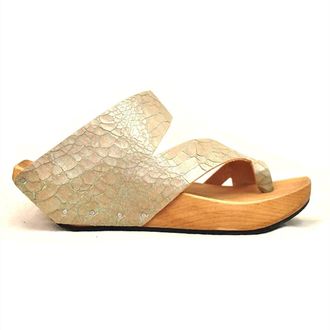 Cydwoq Womens Strike Wedge Sandals In Syve Champagne Mist