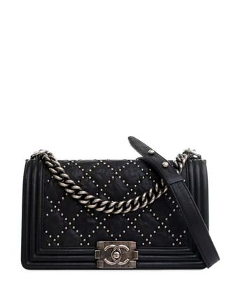 Chanel 2015-2016 Old Medium Quilted Crumpled Calfskin Studded Boy Flap crossbody bag - women - Calf Leather - One Size - Black