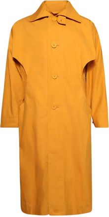 Issey Miyake Jas met ceintuur en knopen - Oranje