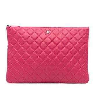 Chanel Tweedehands Grote Gequilt Lamsleer O Case Clutch