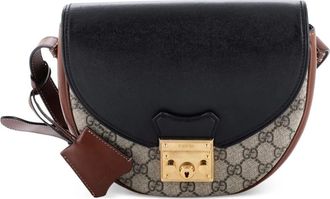 Gucci Borsa a tracolla Padlock Saddle piccola in tela cerata GG e pelle - Nero