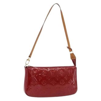 Louis Vuitton Pre-owned Shoulder Bags, female, Red, Size: ONE SIZE Pre-owned Patent Leather Pouch