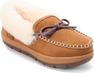 Dearfoams Fireside by Dearfoams Womens Gladstone Genuine Shearling Moccasin with Stitching