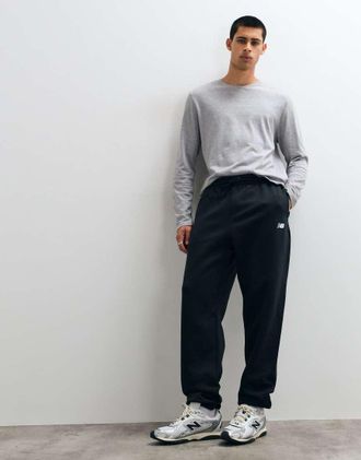 New Balance Sport Essentials joggers in pile neri-Nero