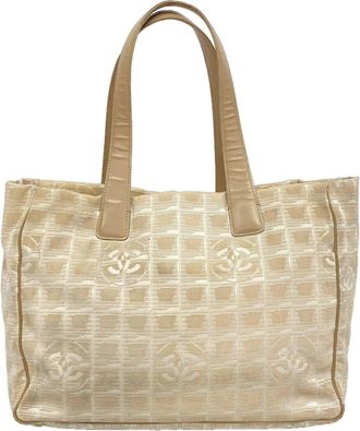 Chanel Beige Nylon Tote Bag (Pre-Owned)