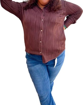Entro Bella Solid Textured Long Sleeve Button Up Top Plus In Chocolate