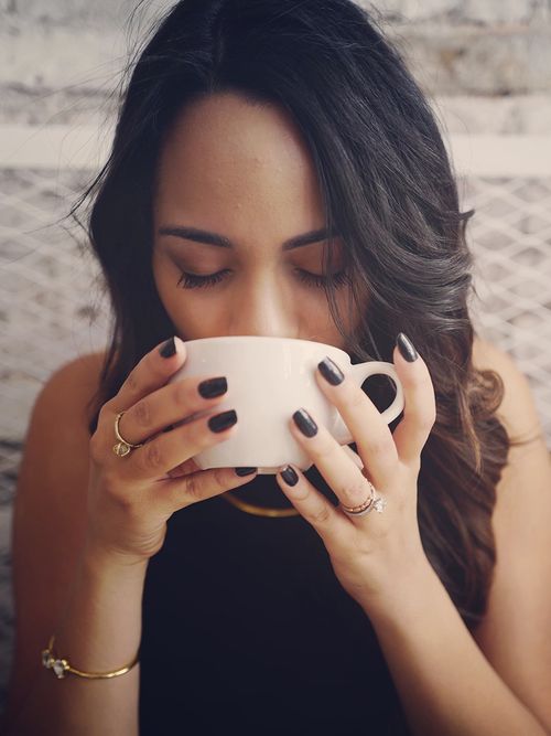 Ihr habt Bläschen im Nagellack? Wir verraten warum der Lack Bläschen wirft und was ihr gegen die fiesen Bläschen im Nagellack machen könnt.