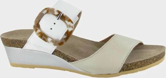 Naot WomenS Kingdom Leather In Soft Ivory Soft White