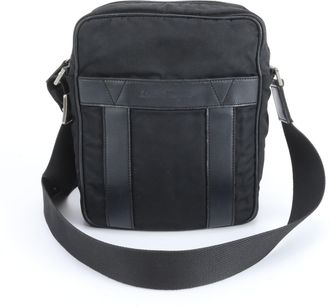 Ferragamo Black Leather Nylon Messenger Bag Shoulder Bag (Pre-Owned)