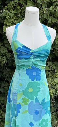 Show me your Mumu Womens Mina Midi Dress In Teal Background, Blue Floral Print Perfect For Bridesmaids, Spring Parties Or Prom Dress
