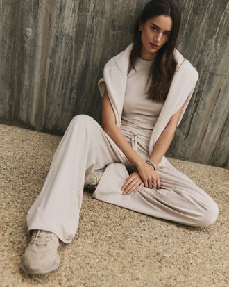 Vuori Clothing Halo Essential Wideleg Pants - Shorts | Ecru Heather | XS, Size Extra Small