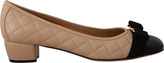 Ferragamo Gequiltte Strik Pumps Beige en Zwart