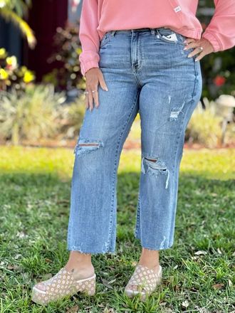 Judy Blue Far And Wide Cropped Jeans In Light Wash