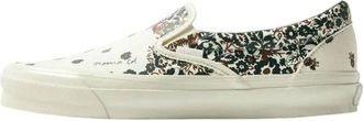Vans Klassieke Slip-On Sneakers in Wit - Dames - Sneakers - Wit - 40 EU - Schoenen