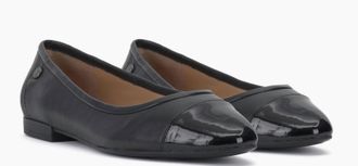 Vince Camuto Womens Minndy Ballet Flat In Black