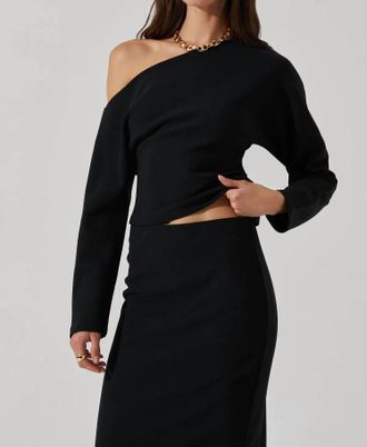 Astr Kana Off Shoulder Asymmetric Top In Black