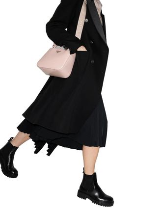 Ferragamo Gancini Logo Detail Chelsea Boot - Black