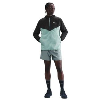 Nike Lichtgewicht herenjack met capuchon van Stride (Kanon/Zwart)