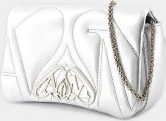 Alexander McQueen Alexander McQueen Hobo Bags - The Mini Seal Crossbody - Metal - Silver - für Damen
