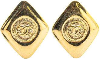Chanel 1970-1980 Gold Plated CC Clip On Earrings costume earrings - women - Gold Plated - One Size