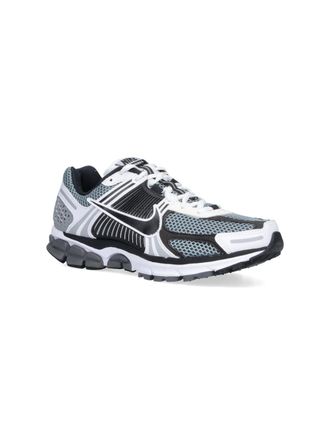 Nike Cushioned Running Sneaker - Gray