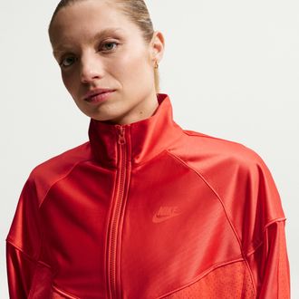 Nike Womens Nike Sportswear Oversized Windrunner Jacket in Red | IR1701-696