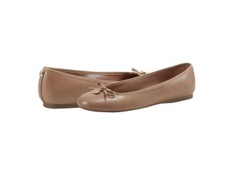 Bandolino Piheart Womens Flat Shoes Light Natural : 5.5 M, Leather/Rubber