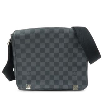 Louis Vuitton District Nm Messenger Damier Graphite Gray Canvas Handbag (Pre-Owned)