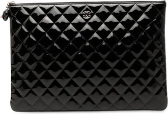 Chanel Clutch O Case grande trapuntata con finitura lucida 2014-2015 - Nero