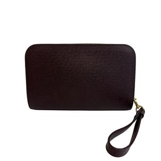 Louis Vuitton Wine Taiga Leather Clutch Bag (Pre-Owned)