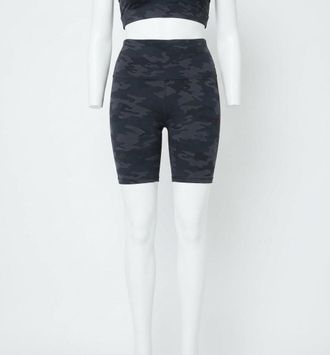Spanx Look At Me Now Bike Short In Black