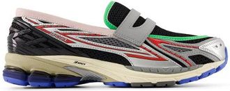 New Balance Unisex 1906L en Gris/Negro/Rojo, Talla 44.5