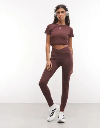 adidas adidas Training Three Stripes Studios leggings incrociati in bordeaux-Rosso