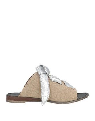 Le Boh&eacute;mien FOOTWEAR - Sandals sur YOOX.COM