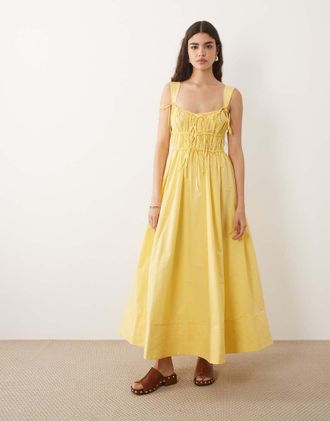 Asos Prendisole lungo giallo con corpino arricciato, gonna a ruota e cuciture multiple sul fondo
